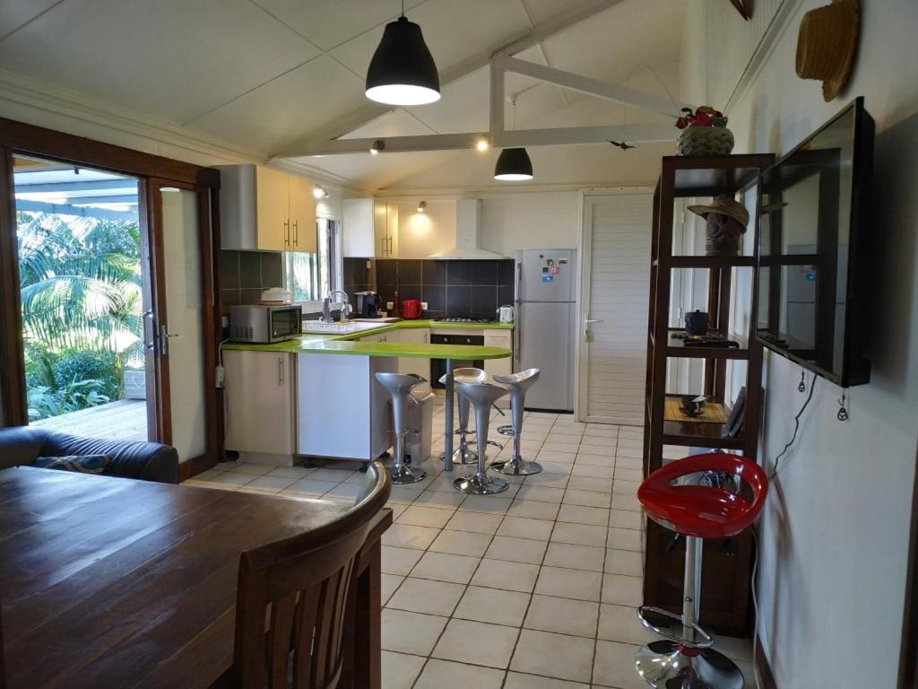 Lounge Des Hauts, 3 Maisons A L'Etang-Sale Avec Vue Sur L'Ocean Indien Et La Foret מראה חיצוני תמונה
